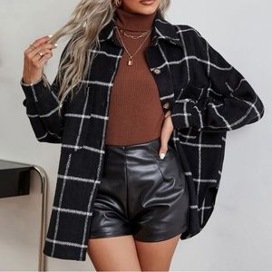 Shacket. Black and white. Flannel.